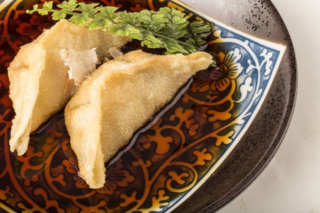 D4. Gyoza-Fried Pork Dumpling 炸菜肉餃子